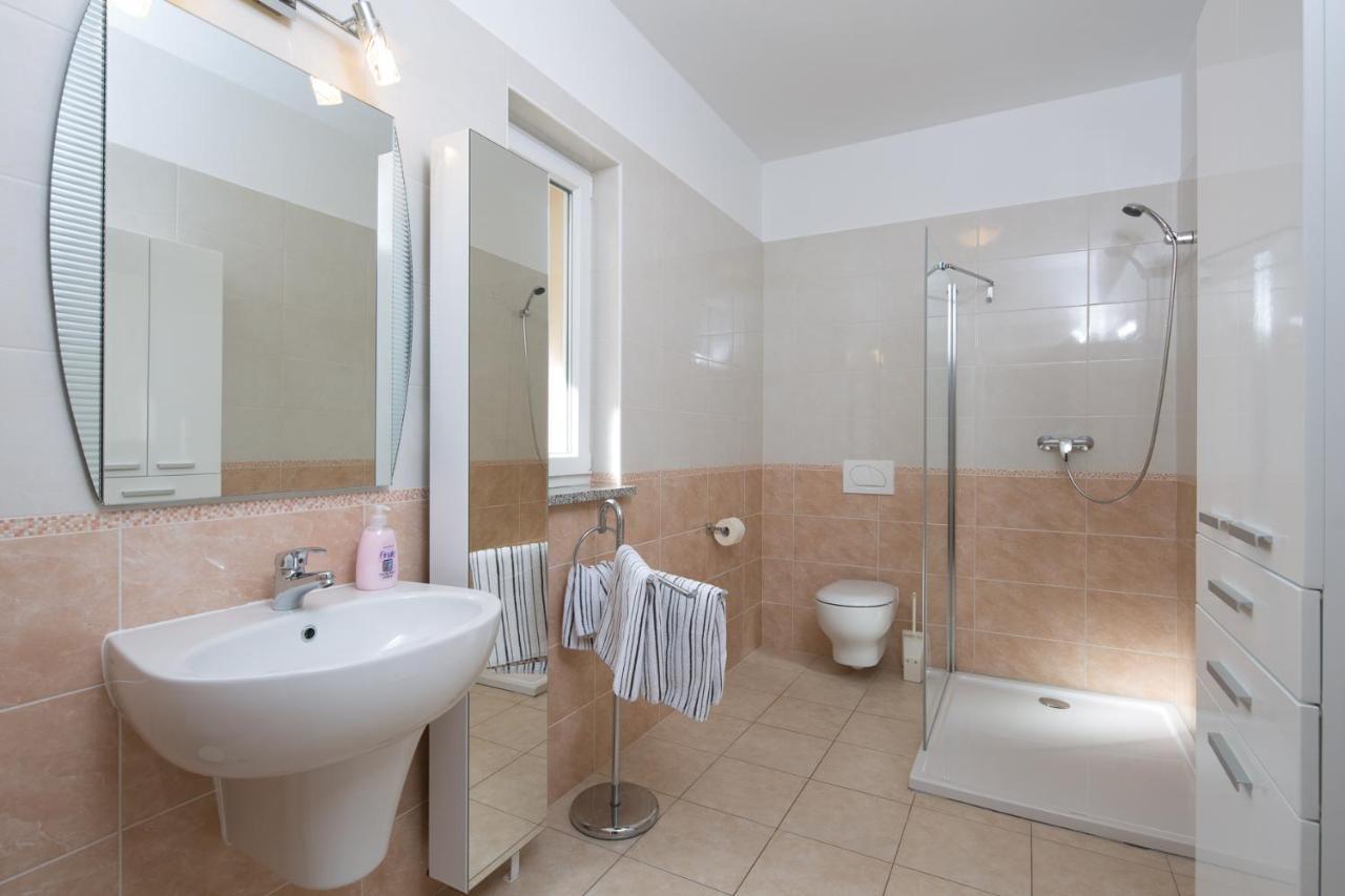 Apartment Panoramica - Ravni Labin  Bagian luar foto